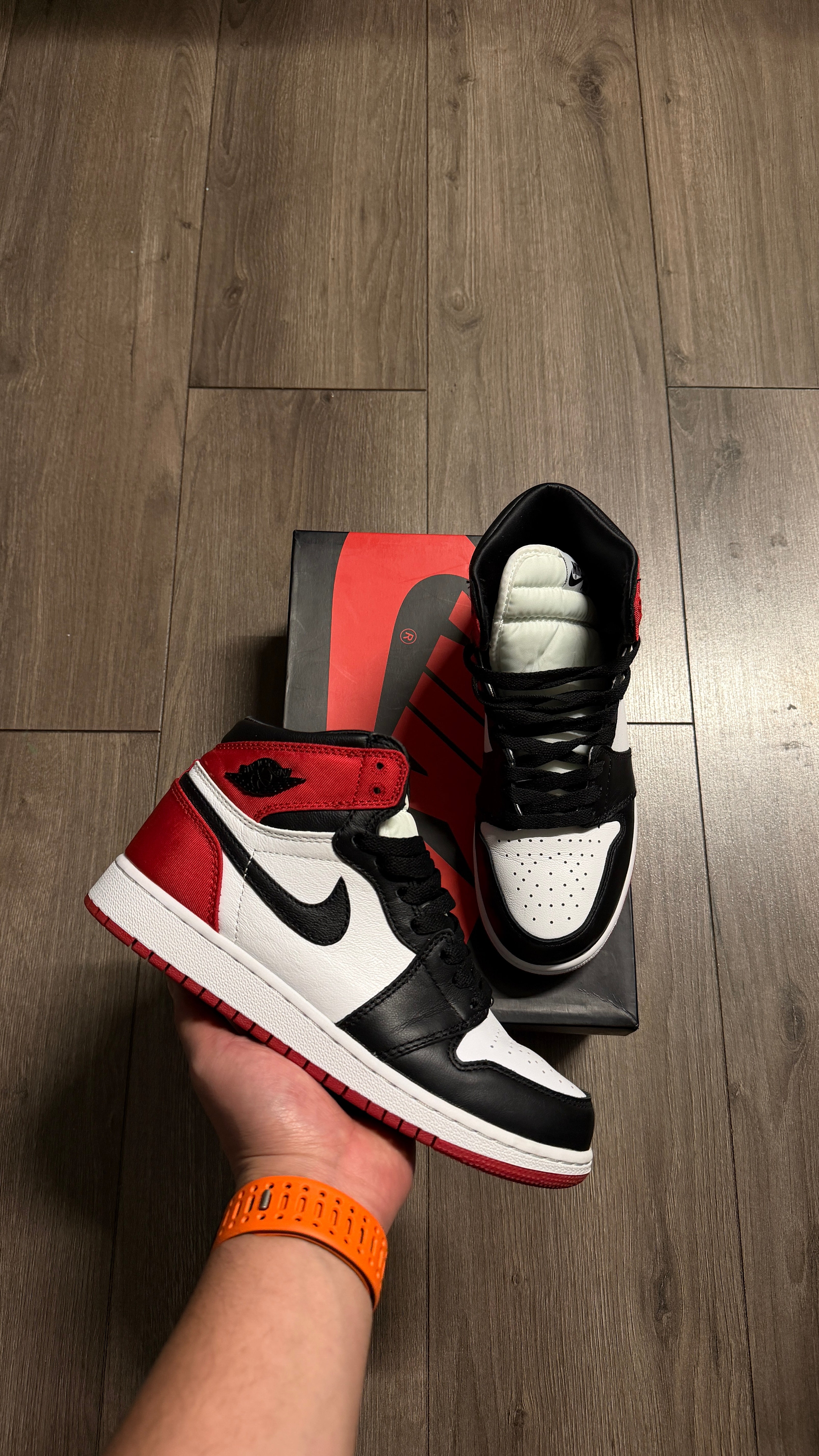 Jordan 1 High Retro “Satin Black Toe” (GS) | BRAND NEW