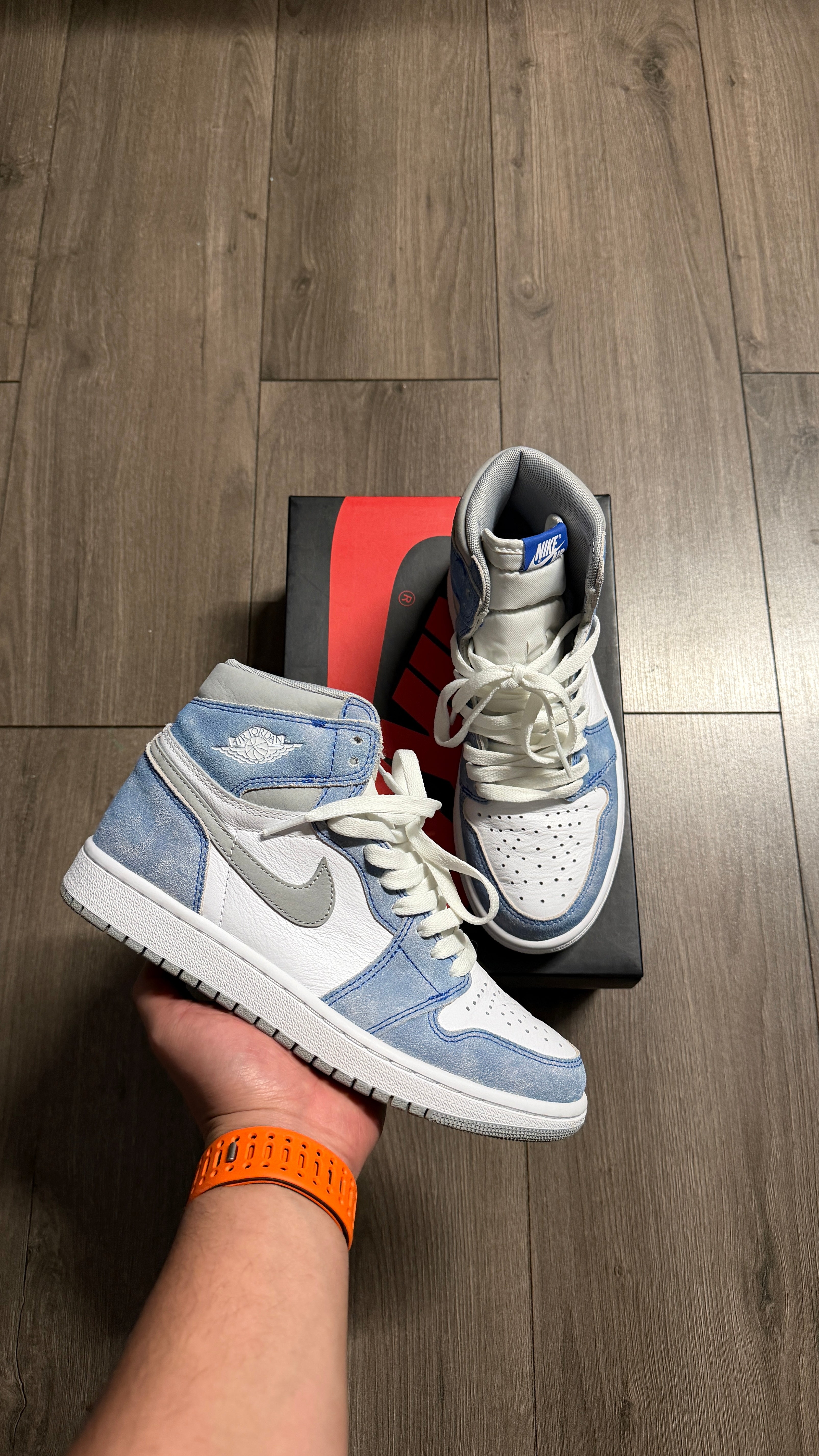 Jordan 1 High Retro “Hyper Royal” (GS) | PREOWNED OG ALL