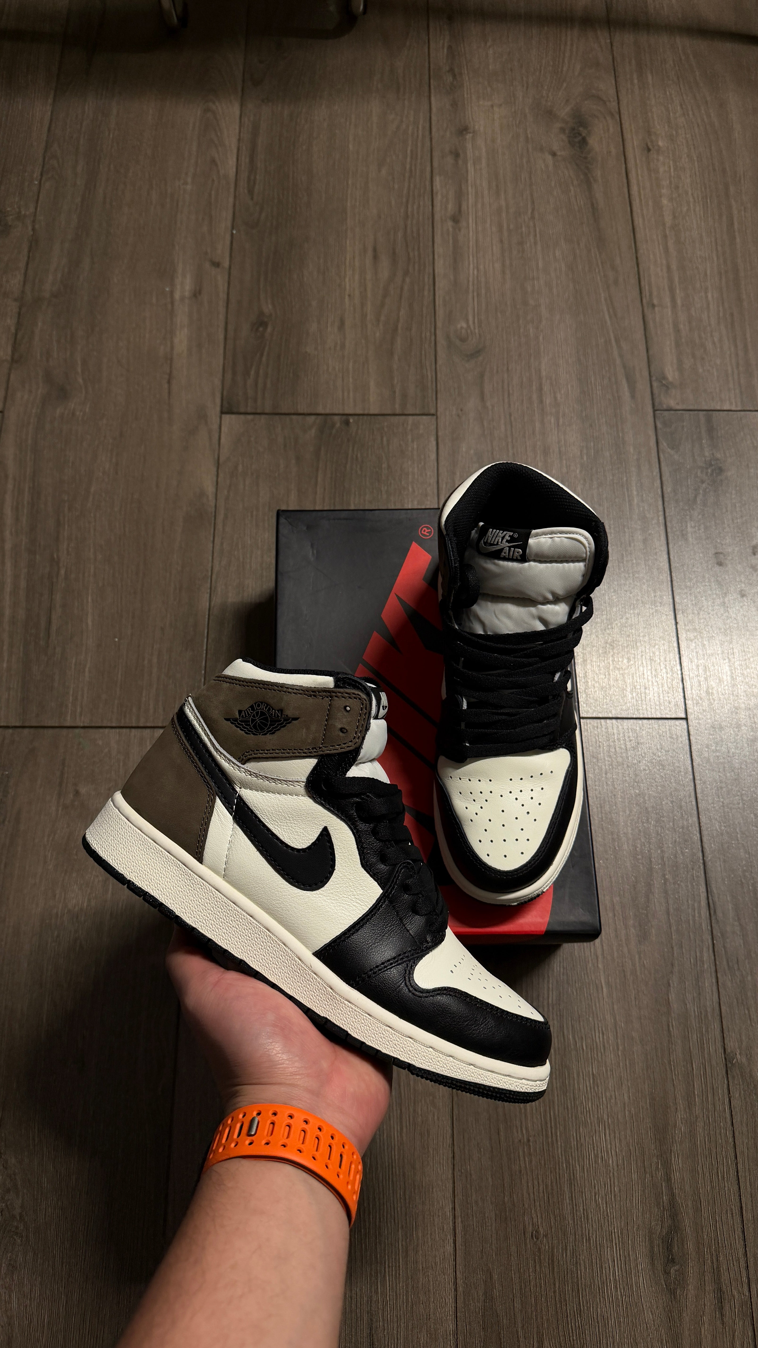 Jordan 1 High Retro “Mocha” (GS) | VNDS