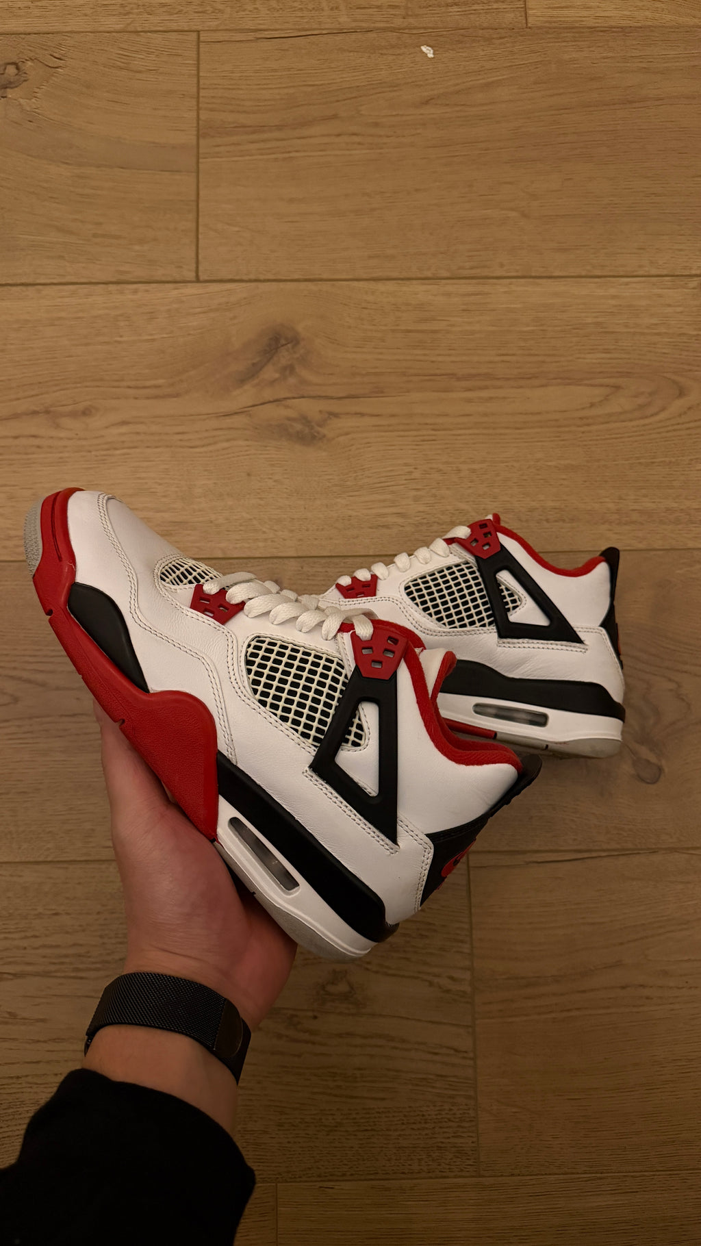 Jordan 4 "Fire Red" (GS) | PREOWNED NO BOX