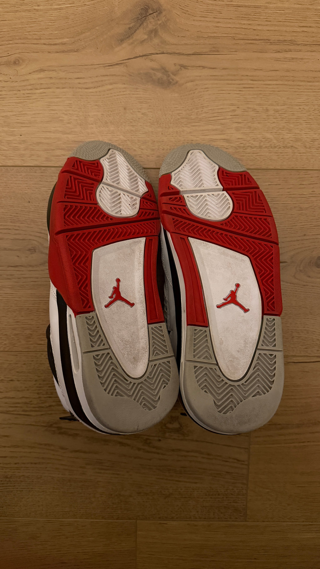 Jordan 4 "Fire Red" (GS) | PREOWNED NO BOX