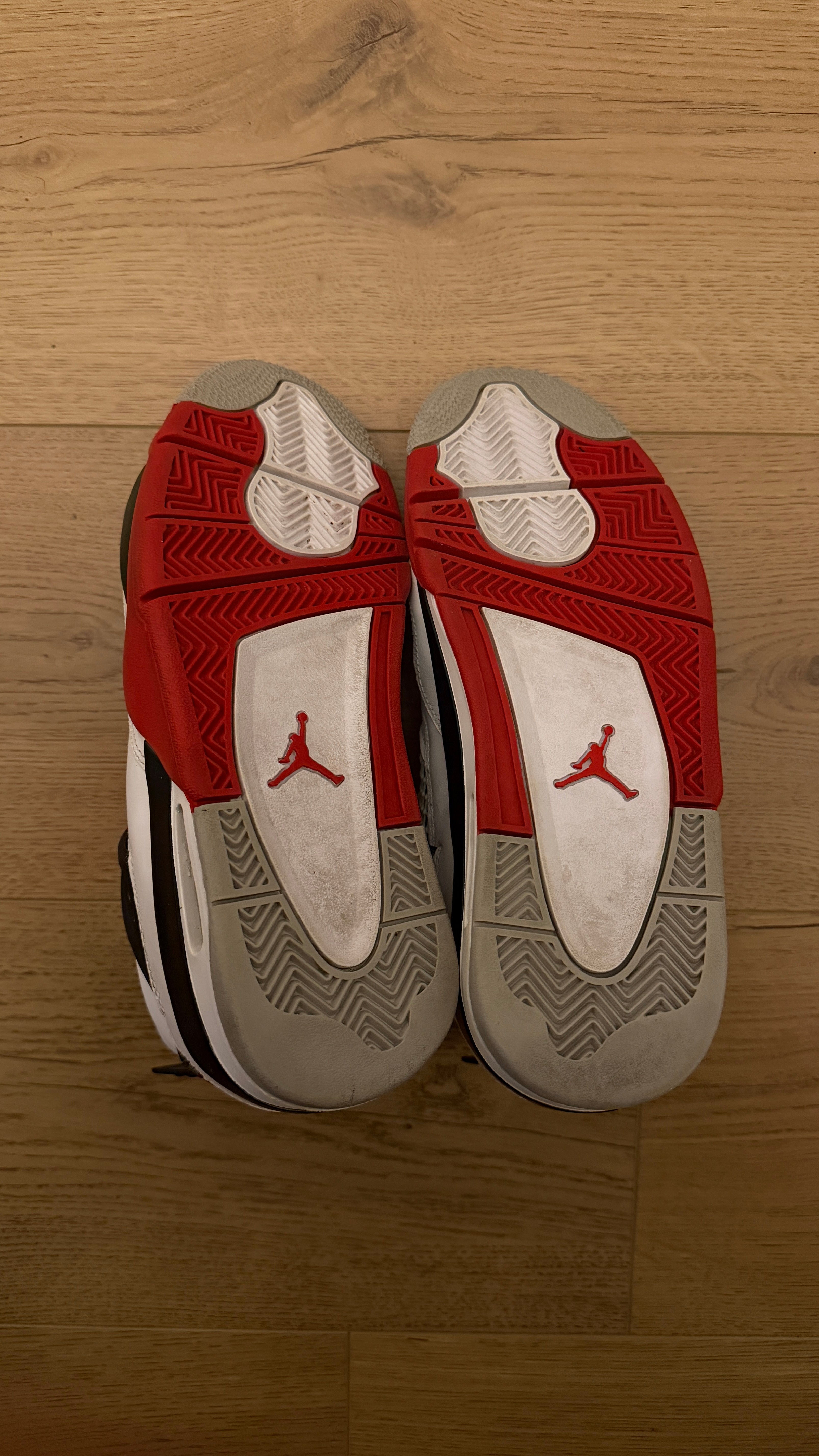 Jordan 4 "Fire Red" (GS) | PREOWNED NO BOX