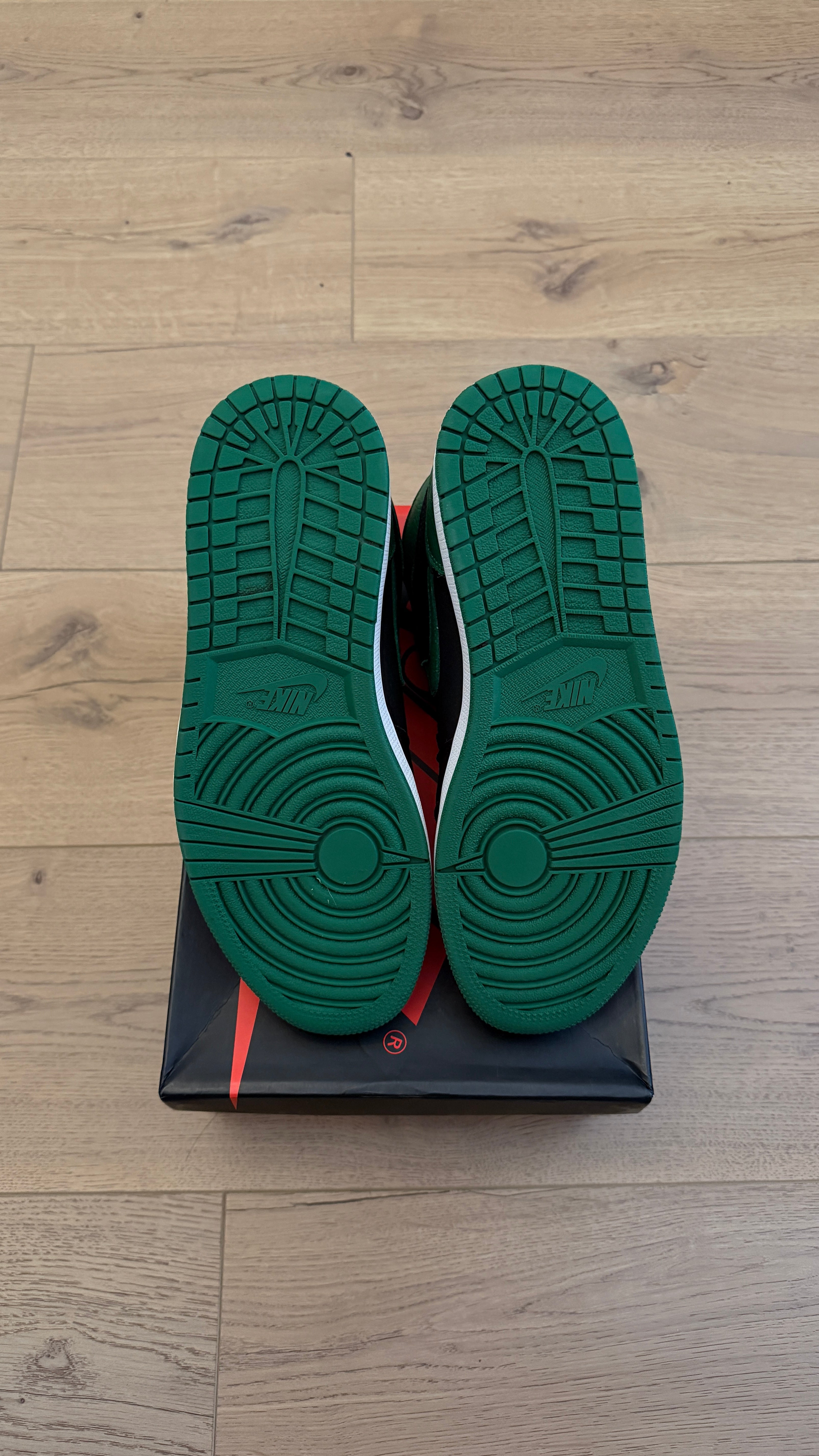 Jordan 1 High "Pine Green" | PREOWNED OG ALL