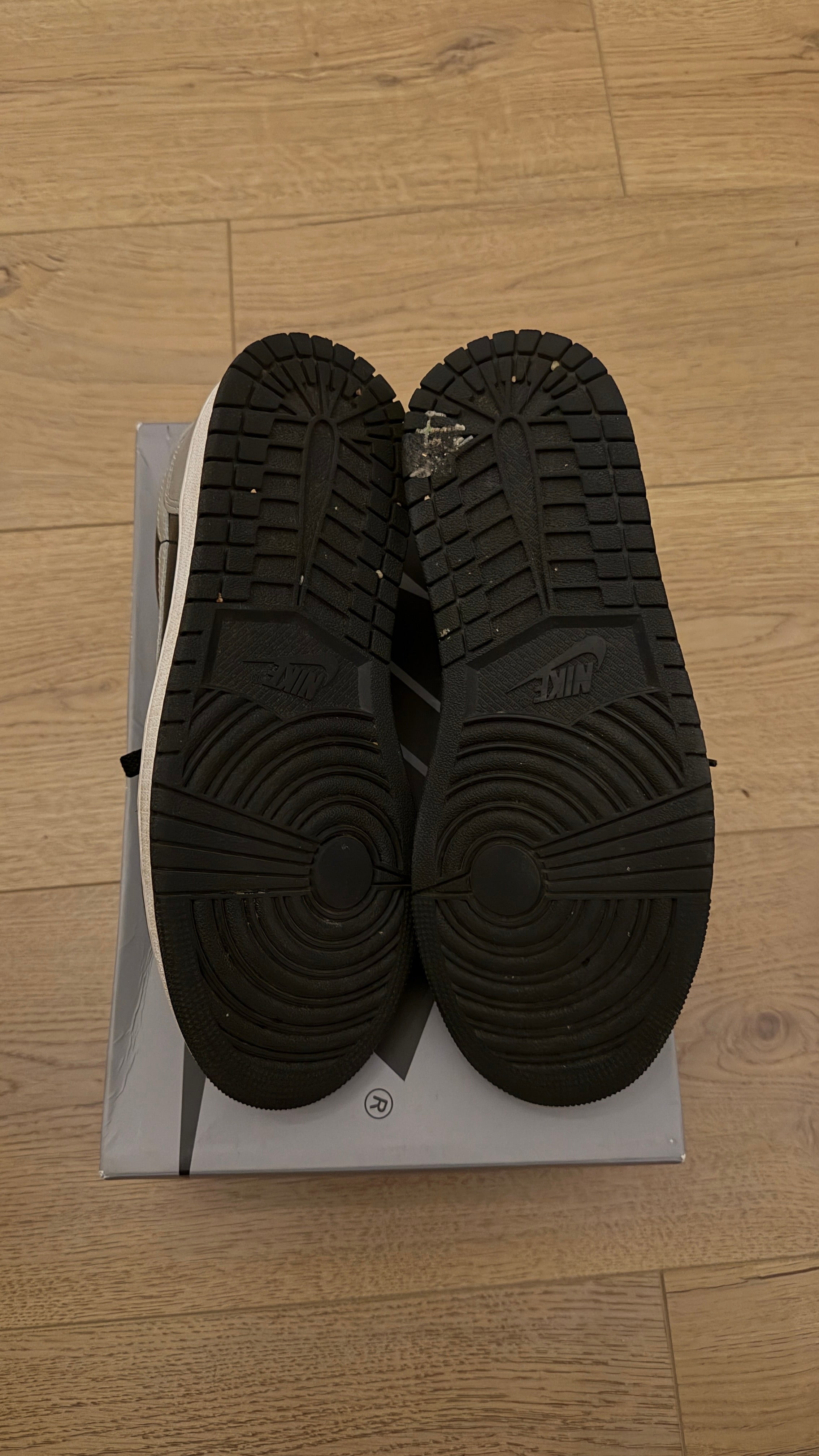 Jordan 1 Low "Shadow" (GS) | PREOWNED OG ALL