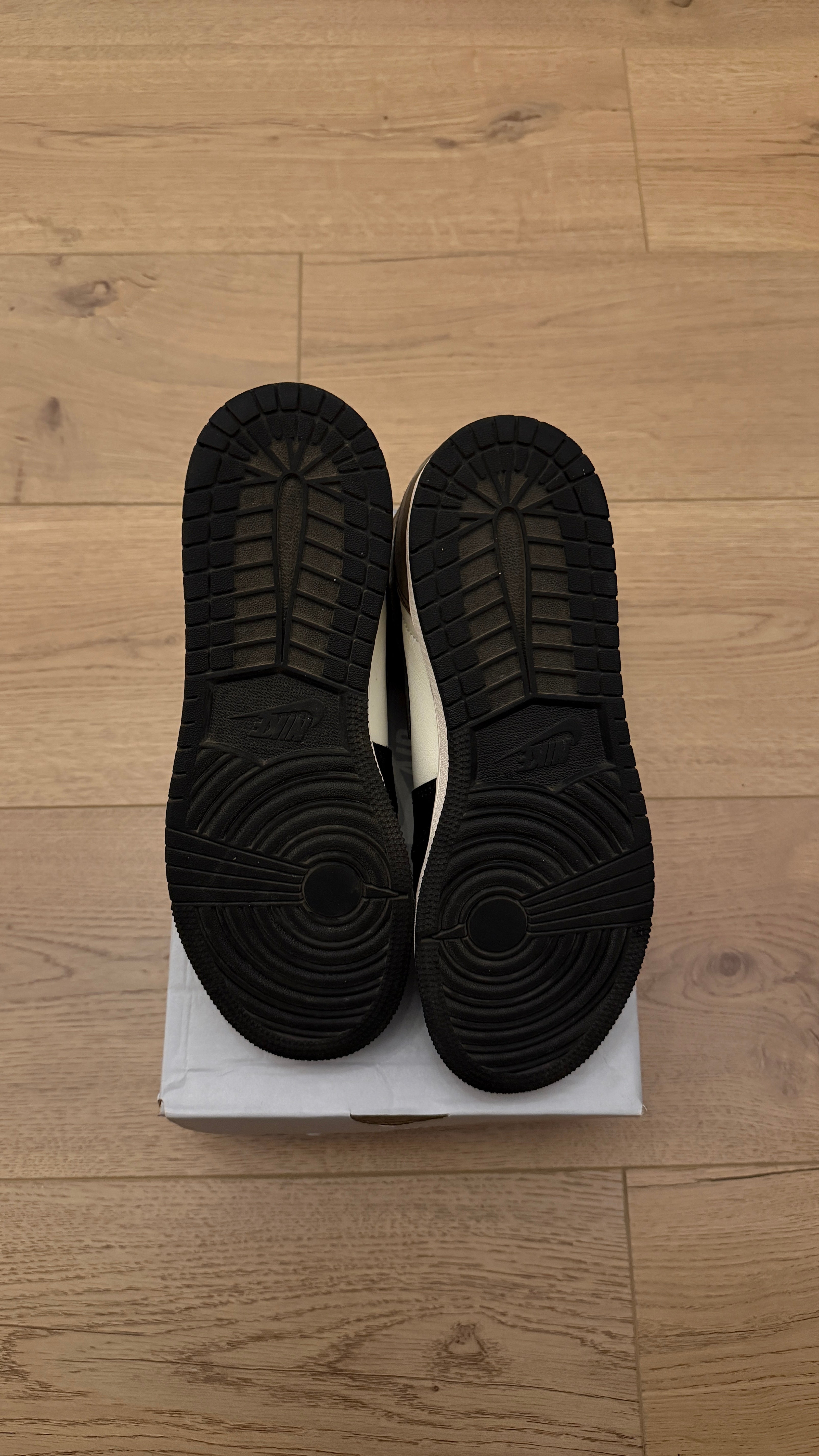 Jordan 1 High "Mocha" (GS) | PREOWNED REP BOX