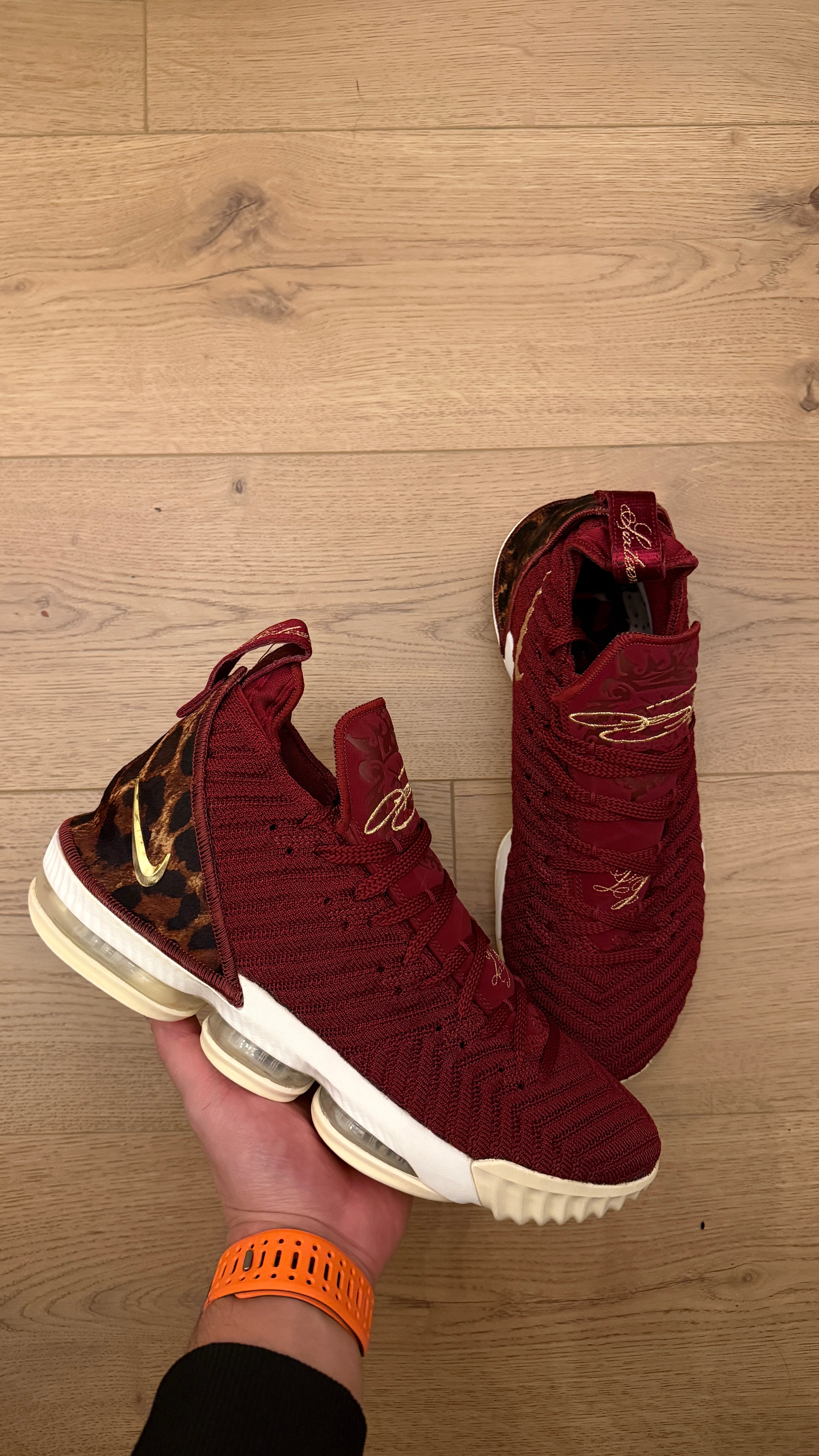 Lebron 16 "King" | PREOWNED